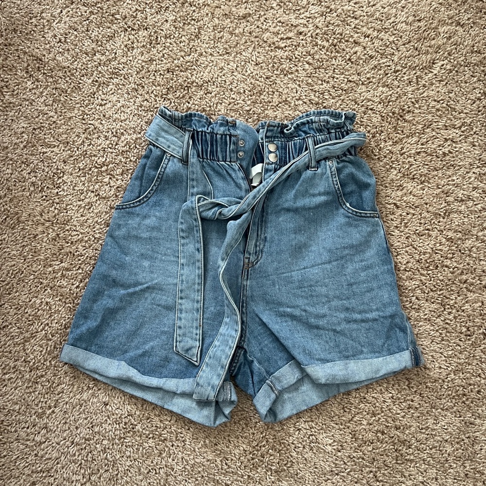 H&M high Waisted Paper Bag Jean Shorts (with belt tie)